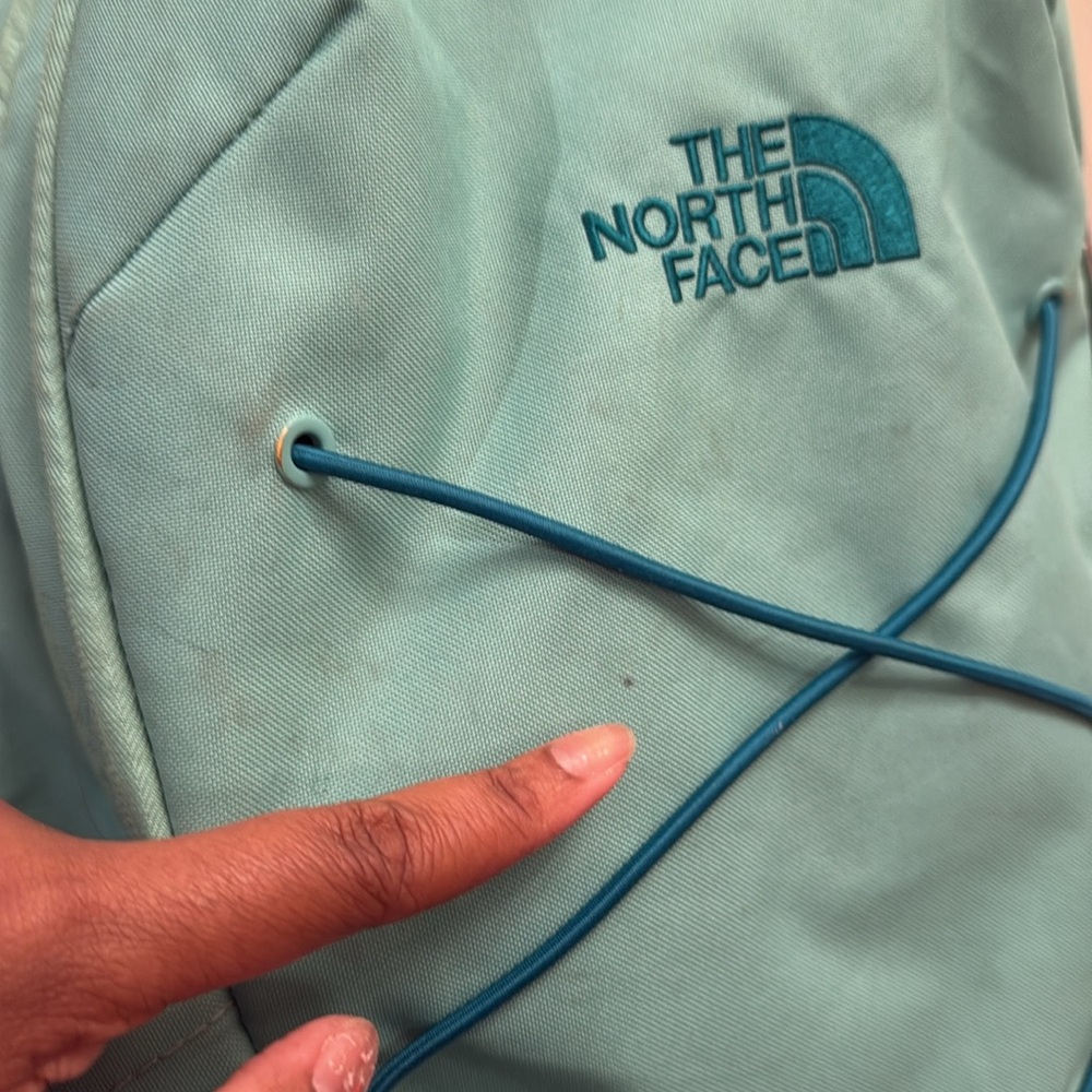 The NORTH FACE Women's Jester Commuter Laptop Backpack Wasabi/Harbor Blue - Picture 4 of 11